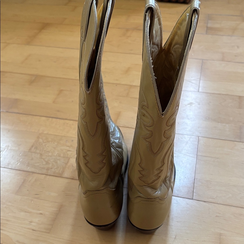 Justin Boots Tan Heeled Boots - Picture 4 of 6